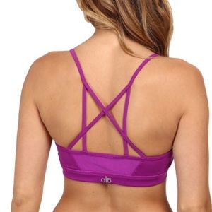 ALO Yoga Goddess Bra in Fuscia